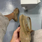 Moderna glittrande sandaler 
